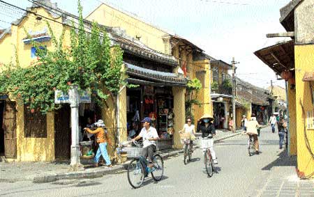 Hoi An, ancient houses, restoration work, protect the old town