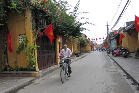 hoi an, bicycle, go to work by bike